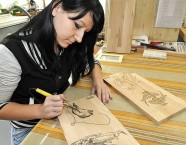 Im Förderprogram der oltech GmbH erlangen die jungen Stellensuchenden Kompetenzen in den Bereichen Planung, handwerkliches Arbeiten und kreatives Gestalten.