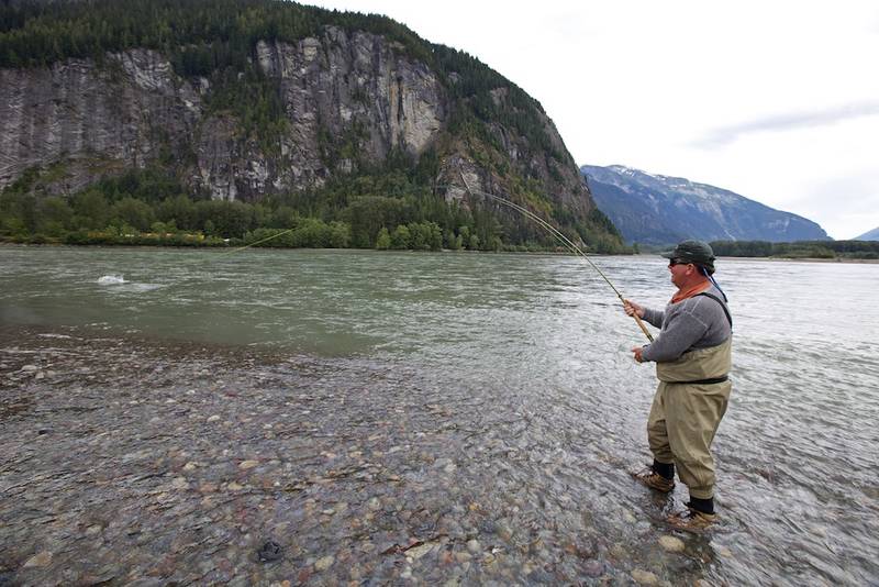 Adrenalinjunkies kommen am Skeena voll auf ihre Kosten: Nervenaufreibende Drills sind zur Hauptaufstiegszeit der Lachse und Steelheads fast garantiert! Fotos: Lukas Bammatter
