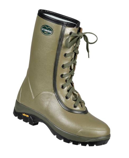 Der wasserdichte Schnürstiefel «Alsace» von Le Chameau bietet sowohl im Wasser, als auch unterwegs im Gelände guten Halt.