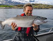 Rainer Korn mit 18-Pfünder aus dem Skjerstadfjord.