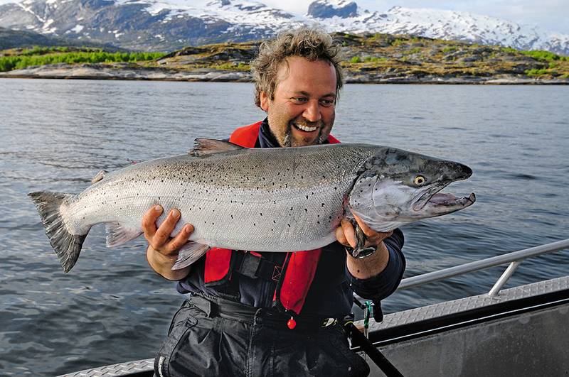 Rainer Korn mit 18-Pfünder aus dem Skjerstadfjord.