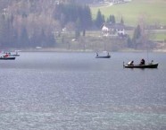 Auch wenn es einmal regnet. Unsere Fischer sind auf dem See.