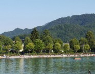 Rund um den See sind Badeplätze. Alle sind mit unseren Booten erreichbar.